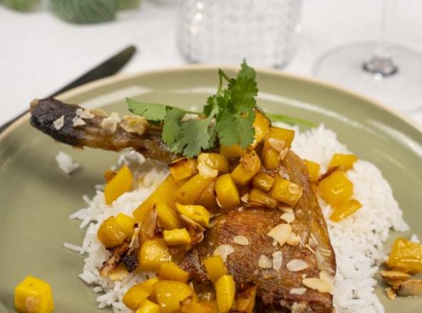 Parelhoenbouten, mango's en amandelen